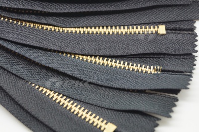 18см молнии джинсовые №322 черный авт. т4 латунь - купить в Хасавьюрте. Цена: 28.62 руб.